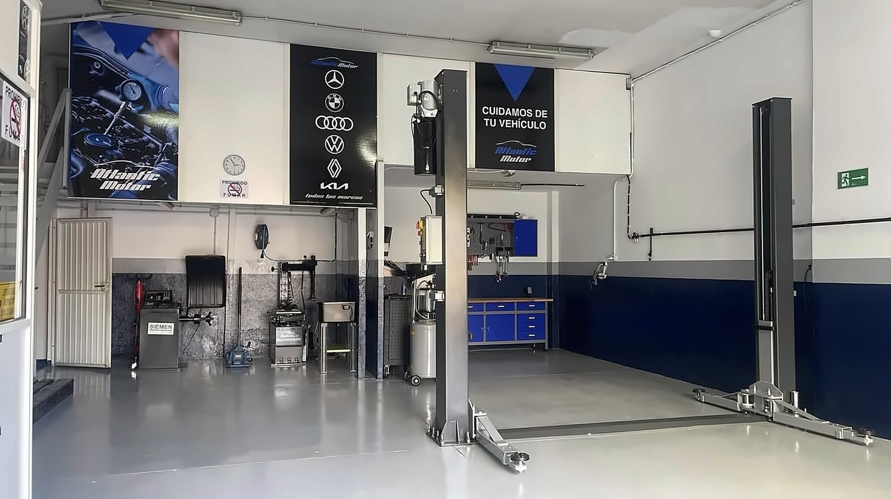 Interior del taller Atlantic Motor